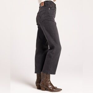 LEVIS Ribcage Straight Ankle Black Wash lt Stretch High Rise 28 Trending 🔥